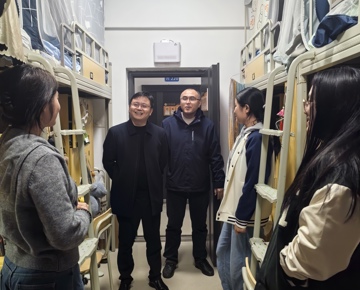 孝彭书院领导深入基层：进课堂察学风 入宿舍暖人心